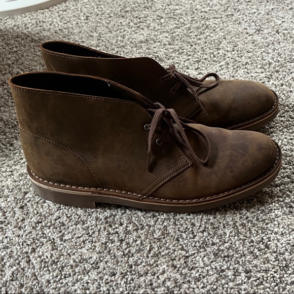 Clarks Rich Brown Chukka Boots - Picture 2 of 3